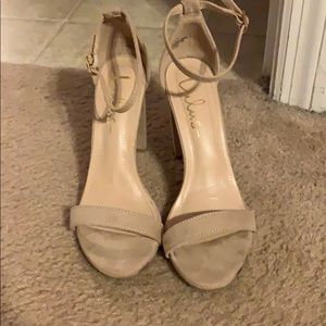 Lulu’s nude heels